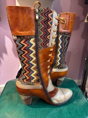Women's  L’artiste multicolor lace up boot- size 39